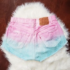 🦄 LEVI’S Ombre tie dye High waisted denim shorts